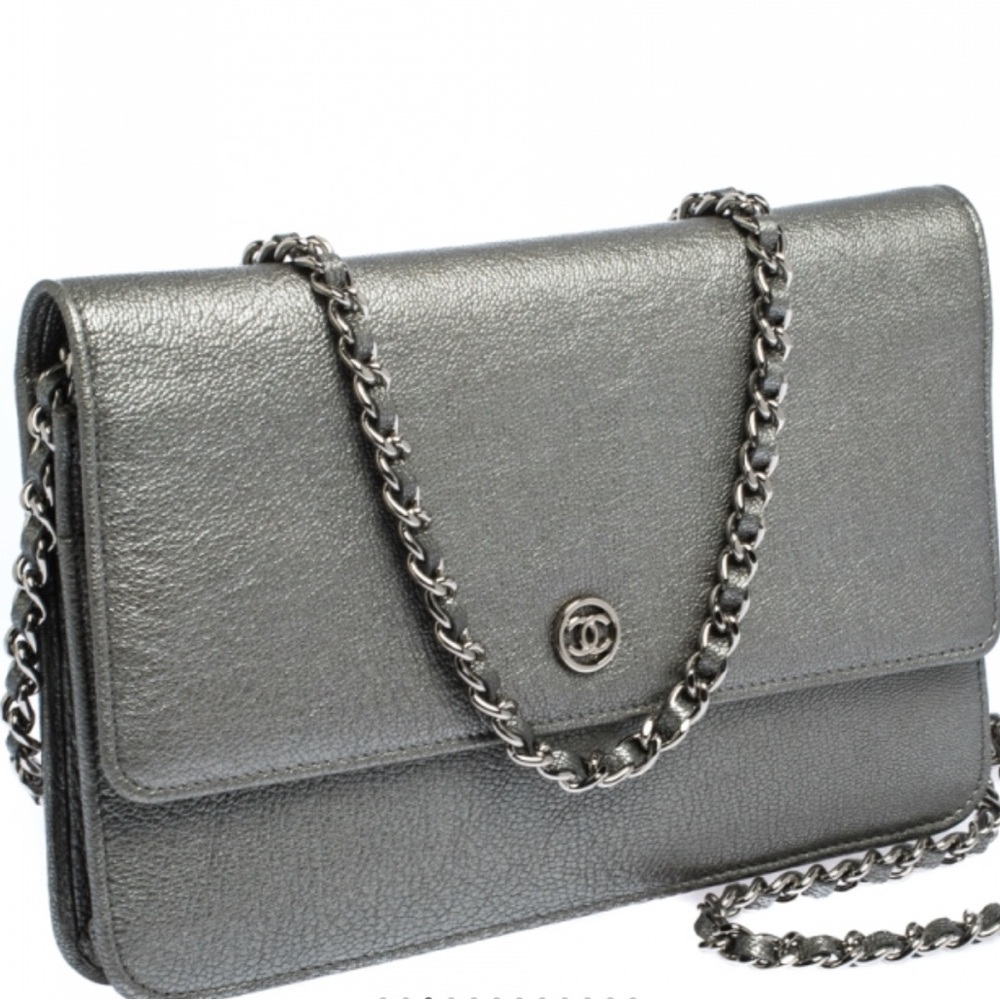 Authentic vintage Chanel silver calfskin woc crossbody bag
